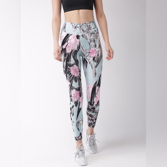 Nike Dri Fit Blue floral leggings Size M - Picture 2 of 16